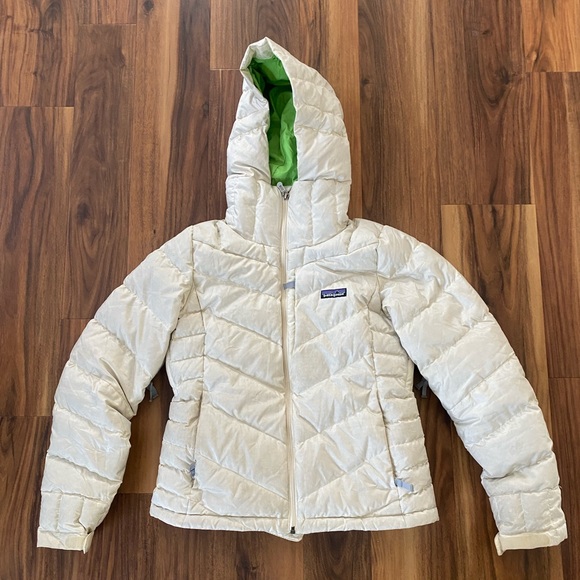 Patagonia Jackets & Blazers - Patagonia off-white Puff Nano Jacket